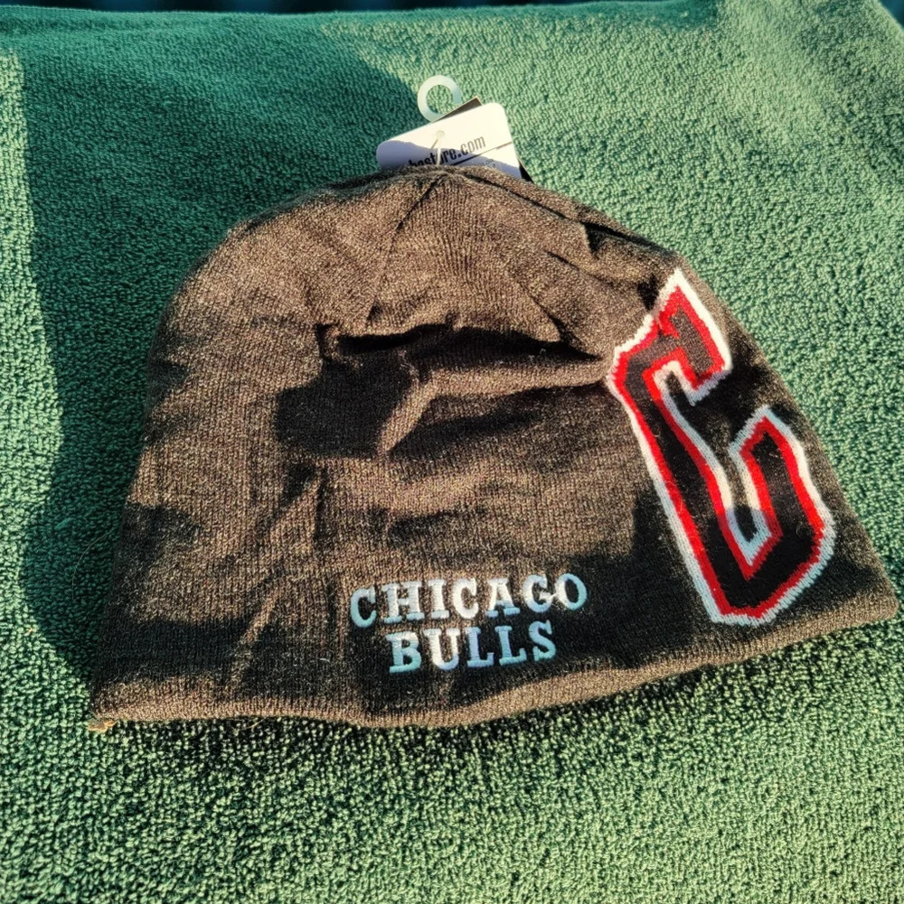 Nwt Chicago Bulls Adidas Reversable Hat